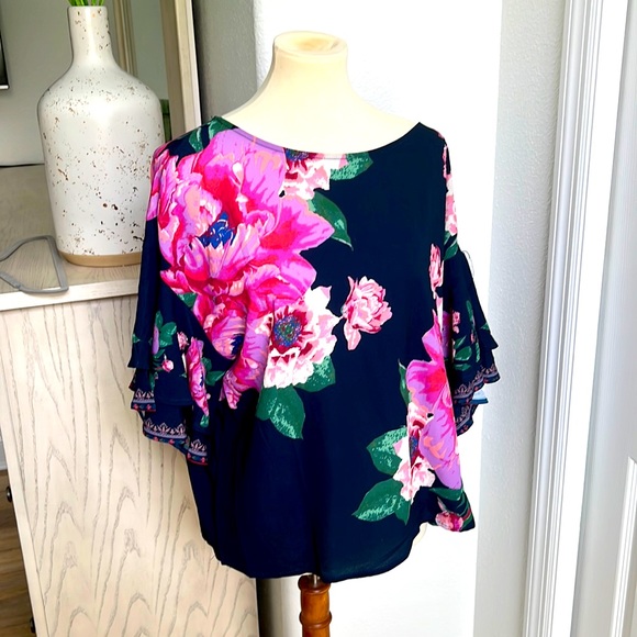 Vici Tops - Floral Vici top.  NWOT